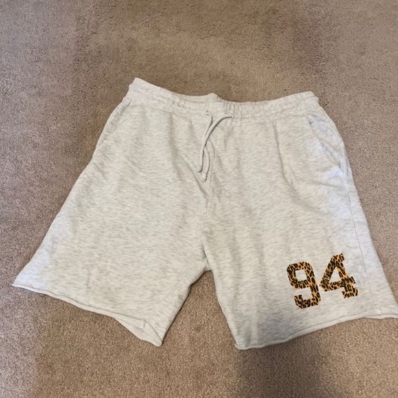 H&M Causal wear Shorts - Picture 2 of 5